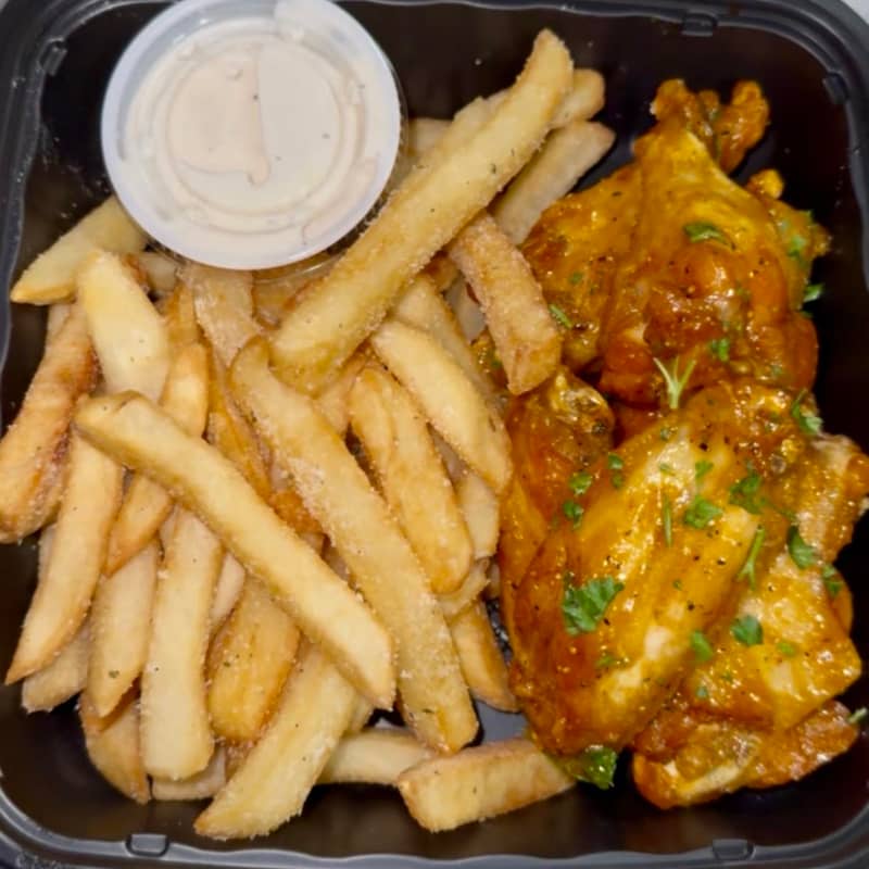 Six chicken wings tossed in a single flavor